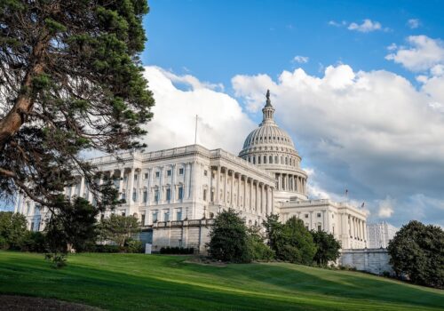 capitolio-estados-unidos-washington-dc_181624-52973[1]